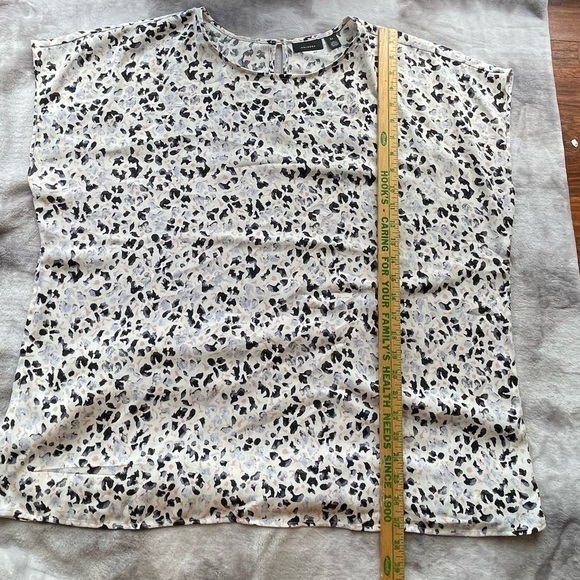 Halogen white black pink abstract floral boxy flowy blouse - Picture 7 of 7